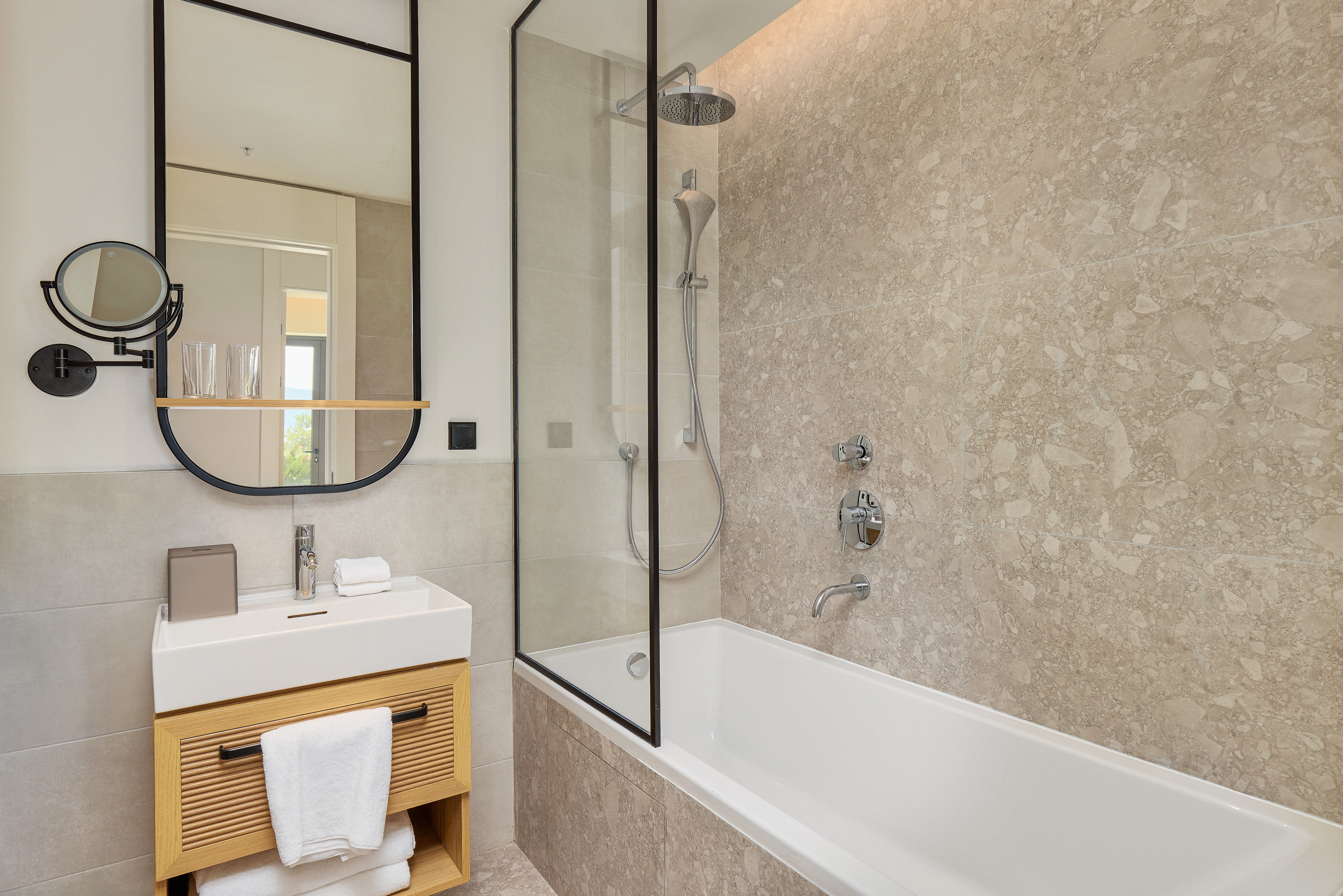 LUXURIOUS TWO BEDROOM APARTMENT, Tivat