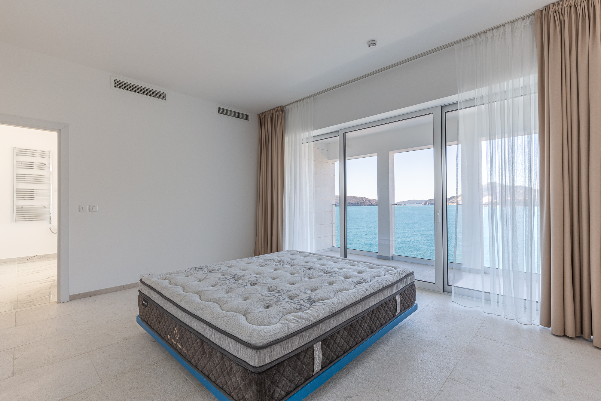 Image of Villa - 4 Bedrooms for Sale in Budva-Kamenovo-Montenegro, Image 21