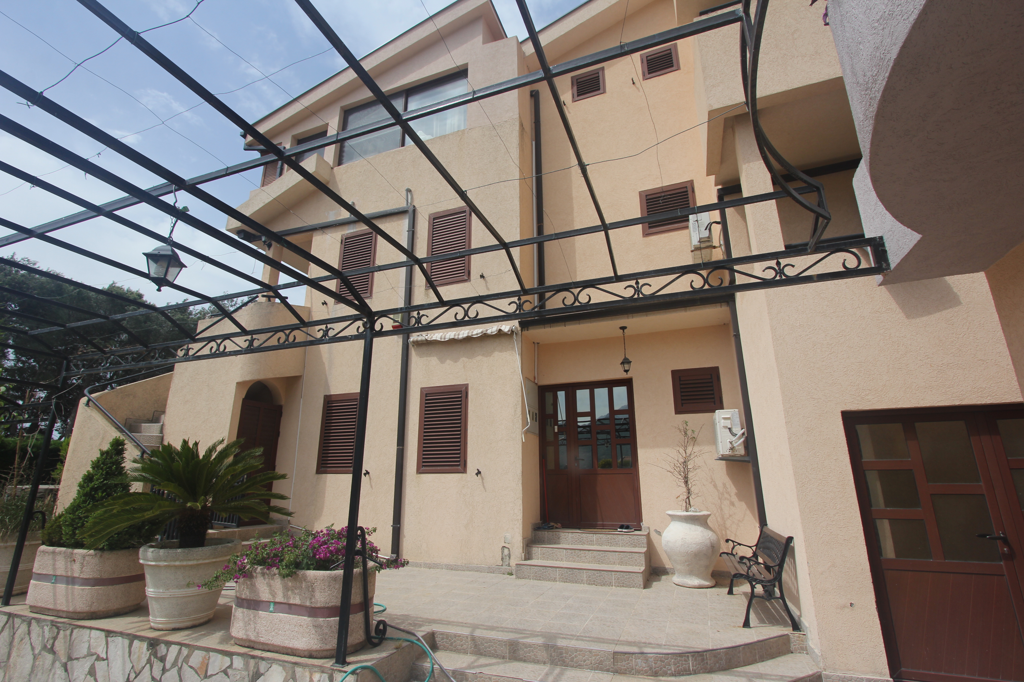 Image of Villa - 6 Bedrooms - 6 Bathrooms for Sale in Bar-Bar-Montenegro, Image 9