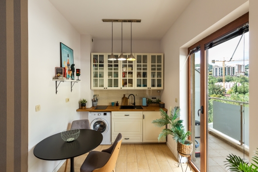Studio apartment in Becici for sale in the complex with a swimming pool