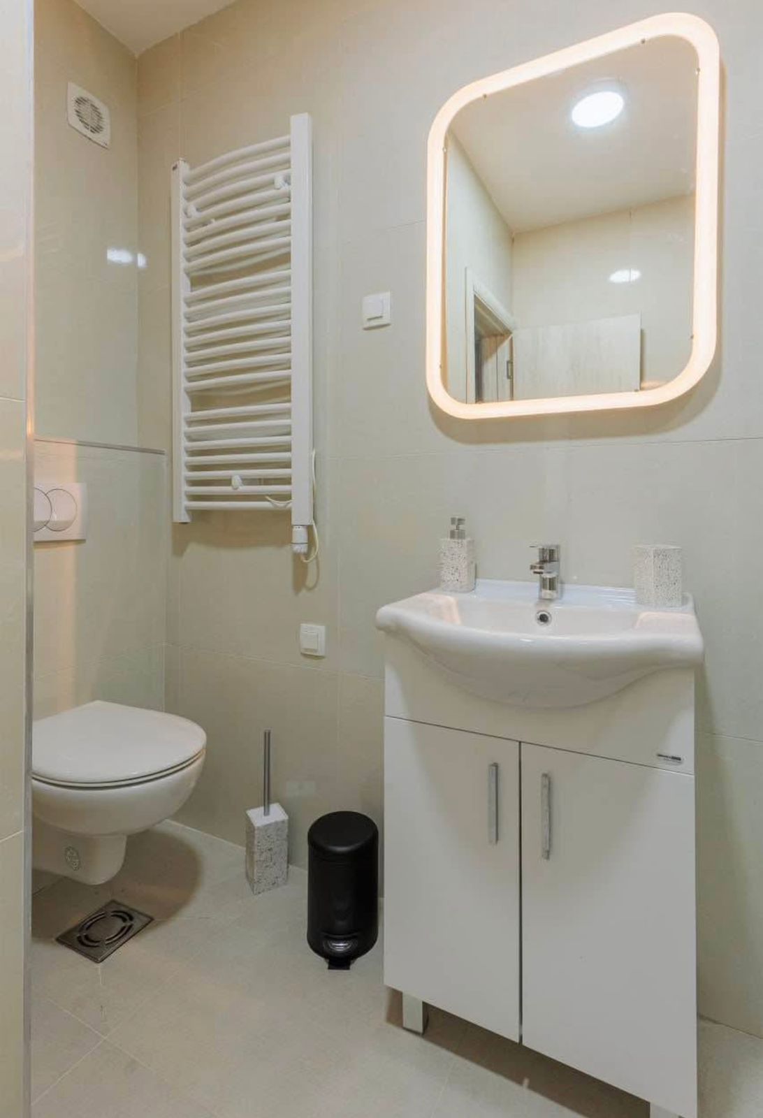 Image of Apartment - 1 Bedrooms - 1 Bathrooms for Sale in Tivat-Tivat-Montenegro, Image 6