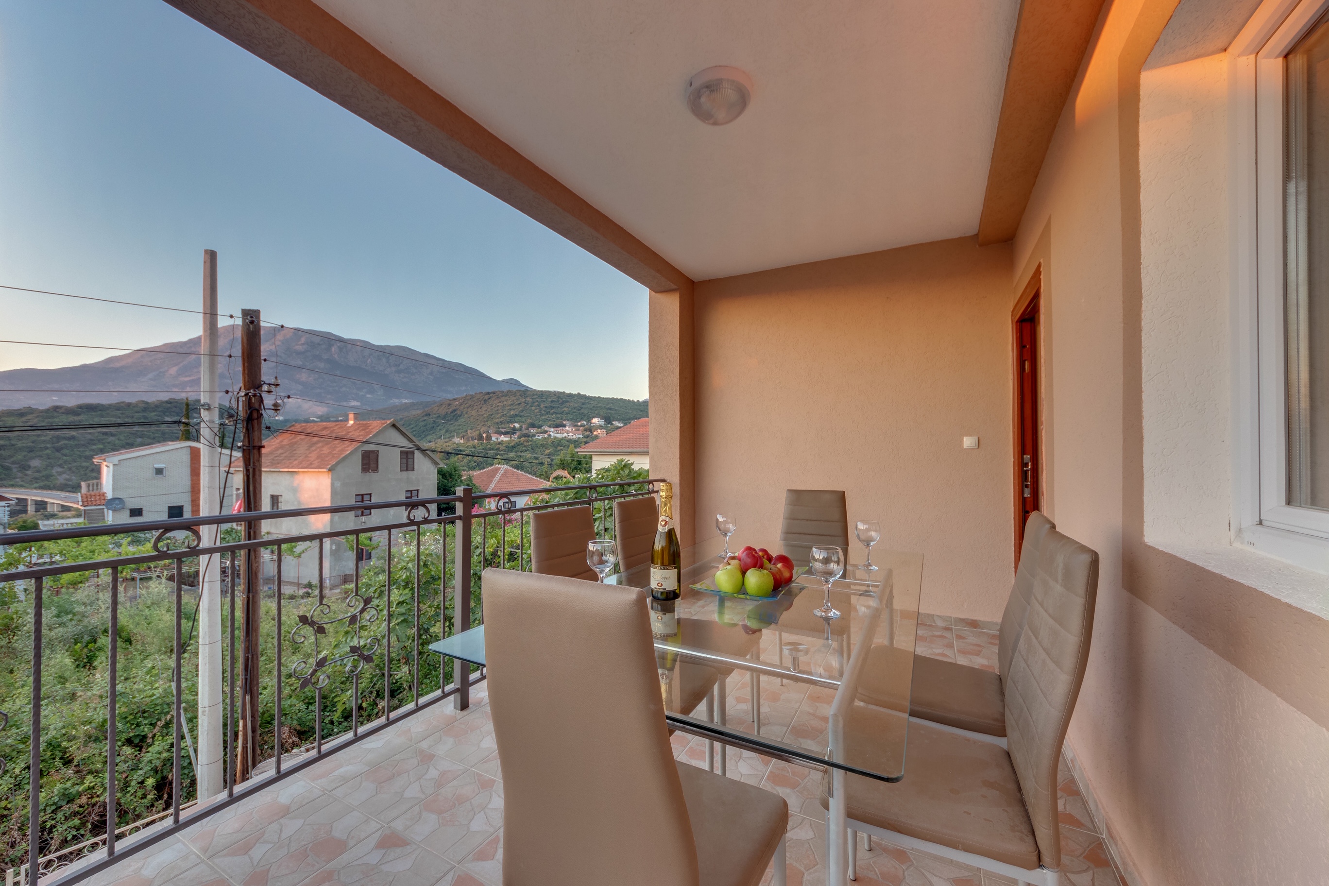 Image of Hotel - 10 Bedrooms for Sale in Bar-Bar-Montenegro, Image 9
