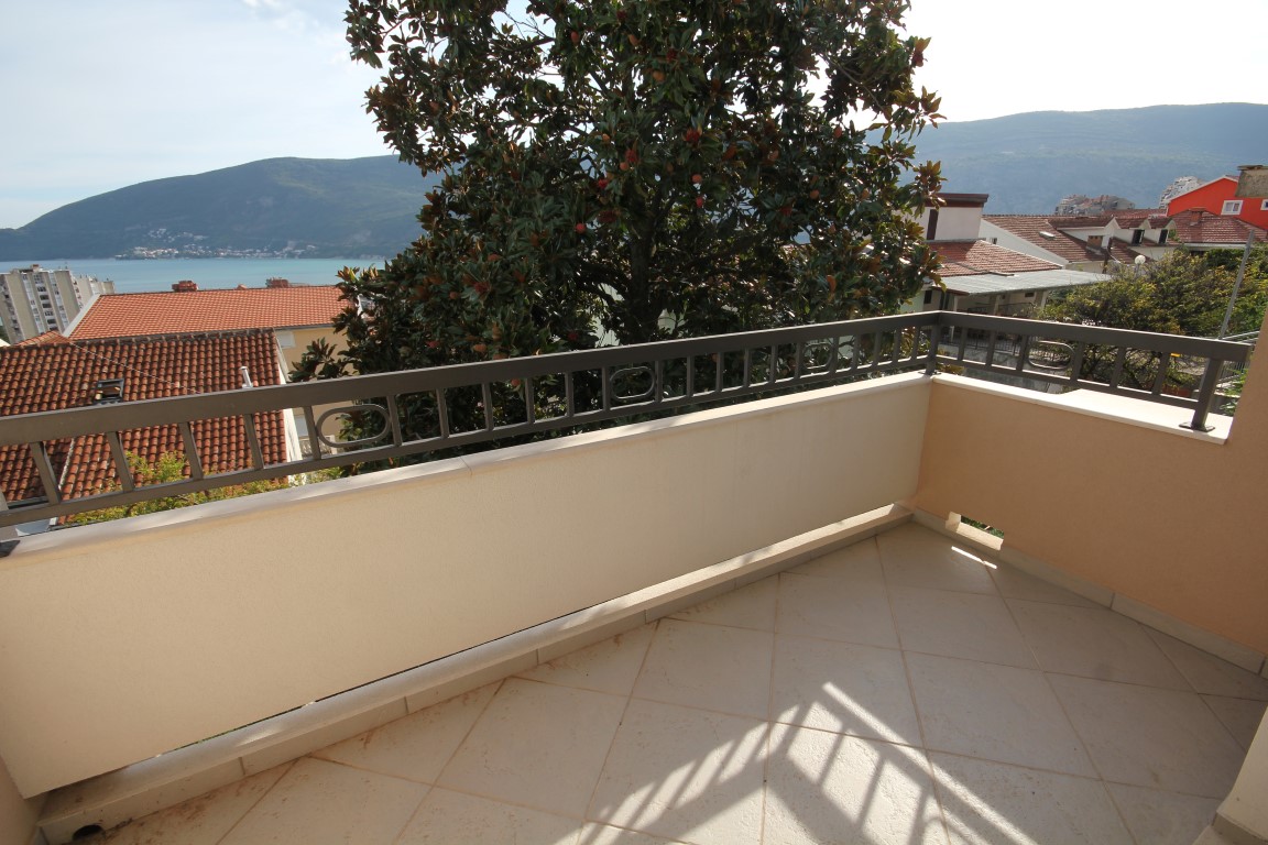 Image of Apartment - 3 Bedrooms - 2 Bathrooms for Sale in Herceg-Novi-Igalo-Montenegro, Image 2