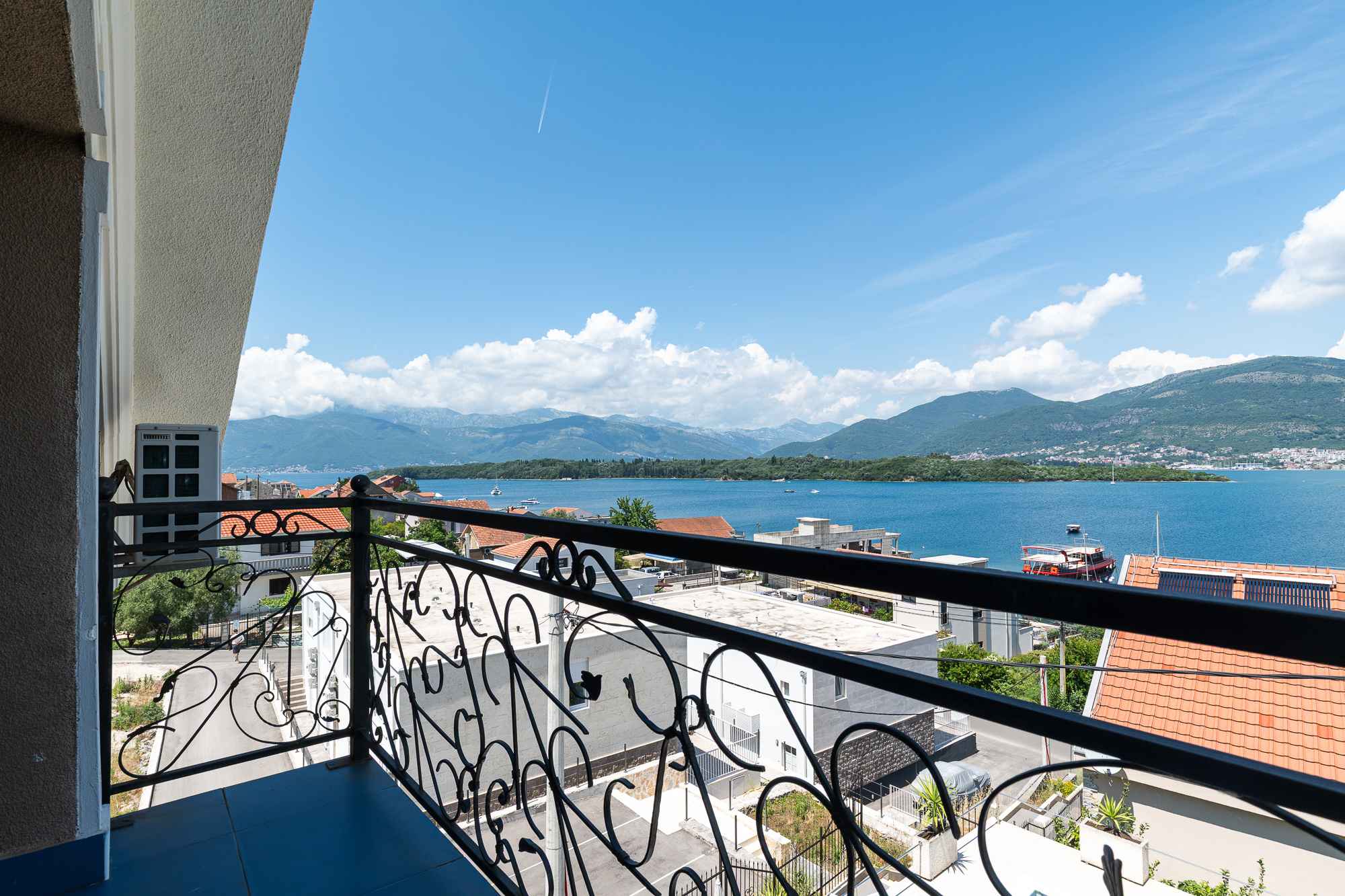  Image of House - 5 Bedrooms - 3 Bathrooms for Residential For Sale in Tivat-Djurasevici-Montenegro, Image 8
