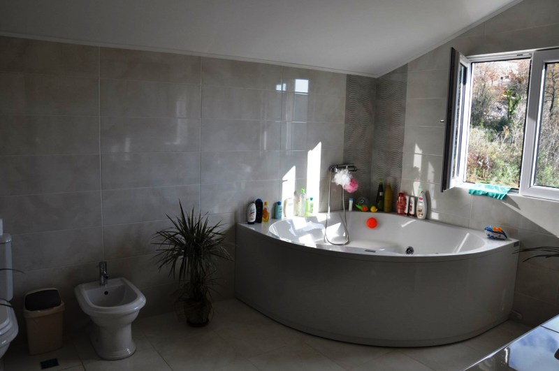 Image of House - 5 Bedrooms - 3 Bathrooms for Sale in Herceg-Novi-Lustica-Montenegro, Image 9