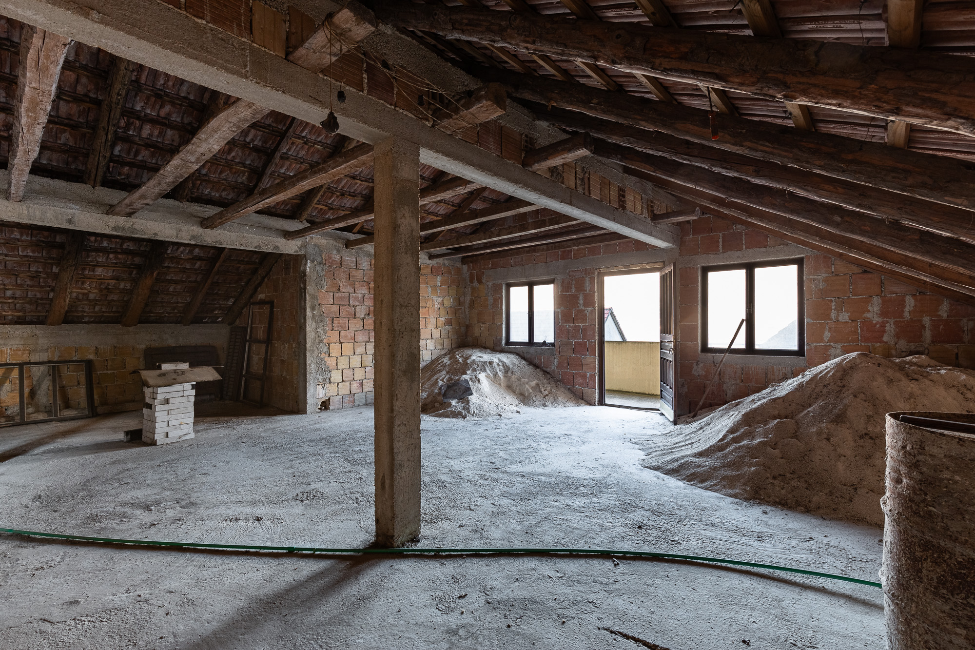 Image of House - 8 Bedrooms - 3 Bathrooms for Sale in Kotor-Prcanj-Montenegro, Image 11