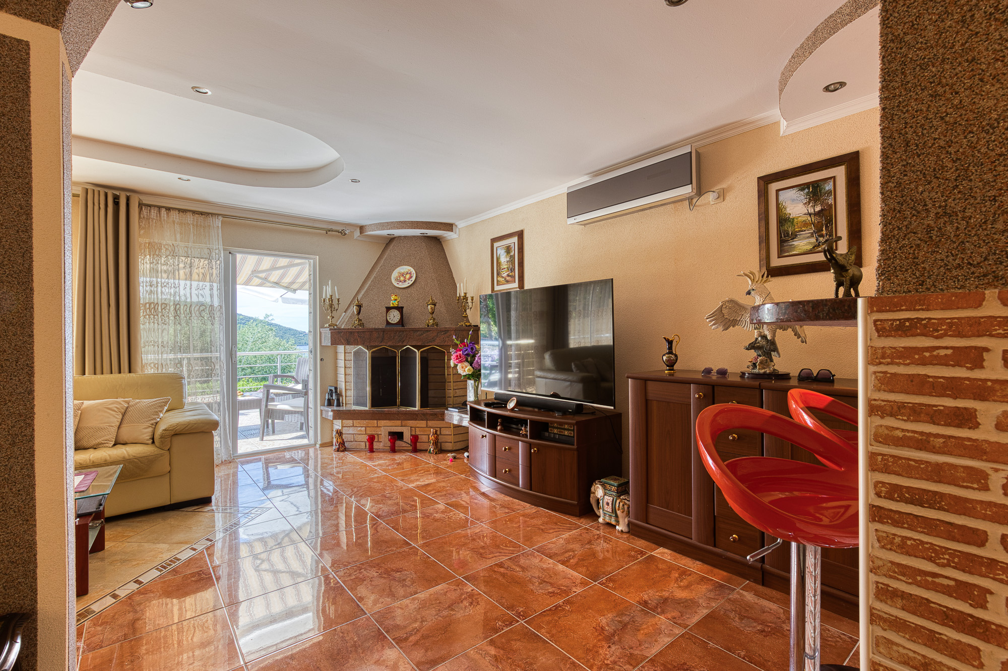 Image of House - 3 Bedrooms - 4 Bathrooms for Sale in Herceg-Novi-Kumbor-Montenegro, Image 4