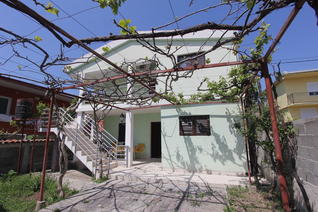 Two storey house in Sutomore area