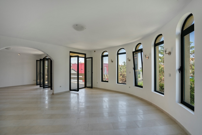 Image of Villa - 4 Bedrooms - 4 Bathrooms for Sale in Bar-Utjeha-Montenegro, Image 2