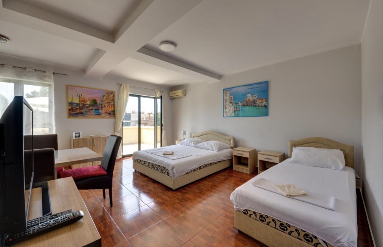 Image of House - 8 Bedrooms - 8 Bathrooms for Sale in Herceg-Novi-Meljine-Montenegro, Image 2