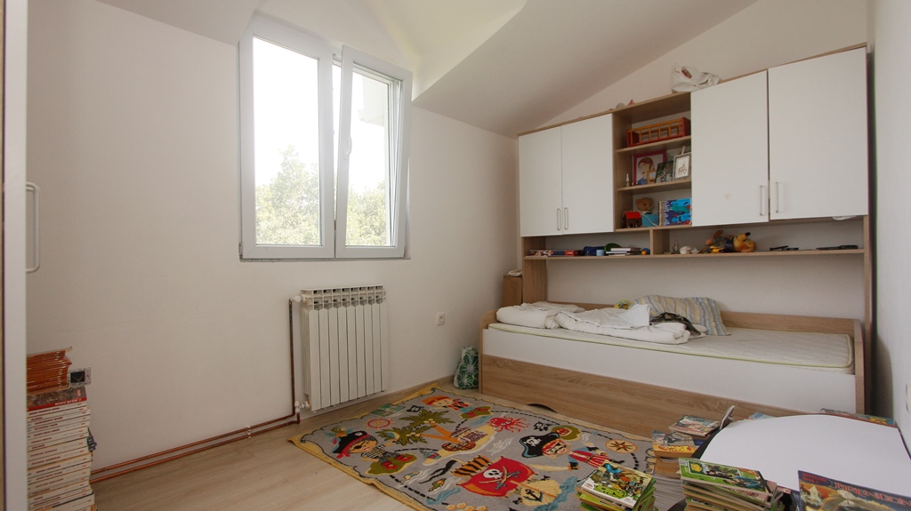 Image of House - 5 Bedrooms - 3 Bathrooms for Sale in Kotor-Radanovici-Montenegro, Image 7