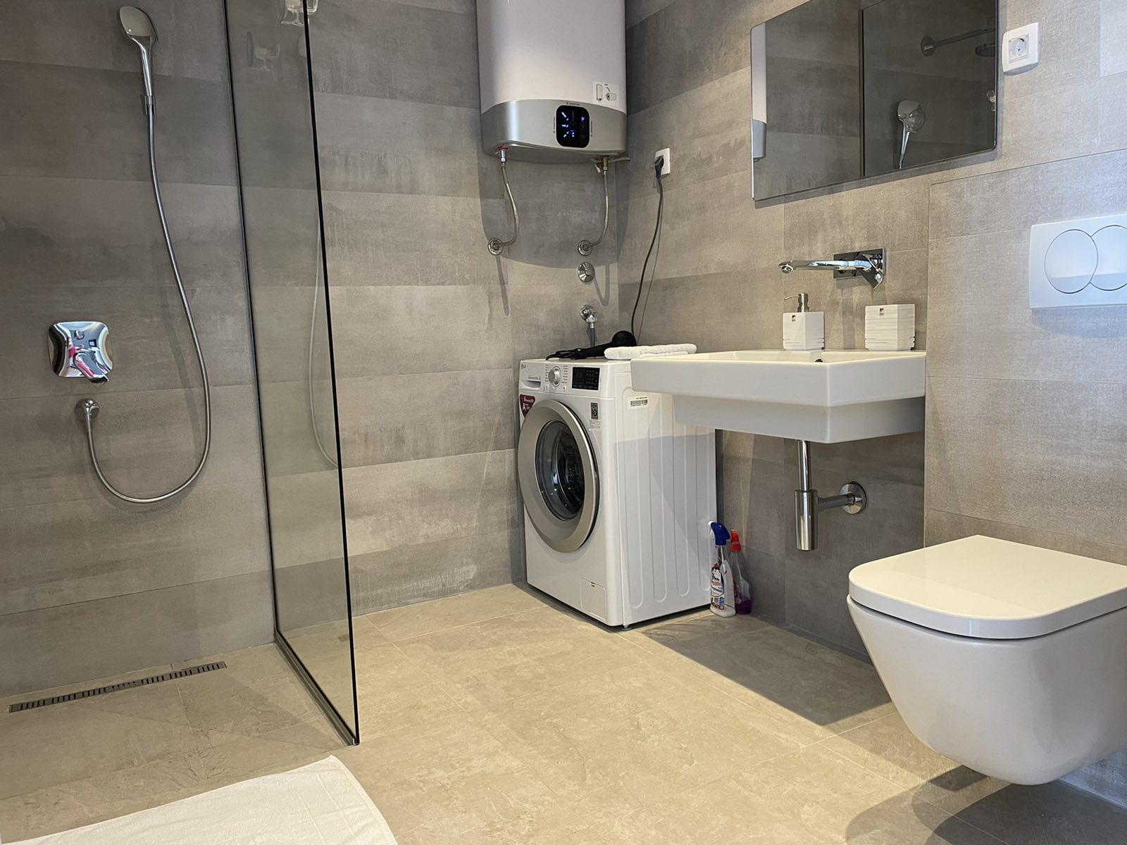 Image of Apartment - 2 Bedrooms - 1 Bathrooms for Sale in Budva-Przno-Montenegro, Image 8