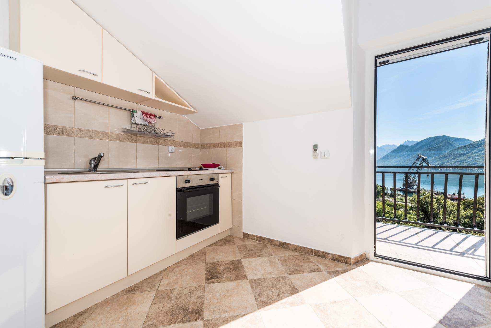 AUTHENTIC STONE HOUSE IN LIPCI WITH 4 SEPARATE APARTMENTS  Strp Kotor