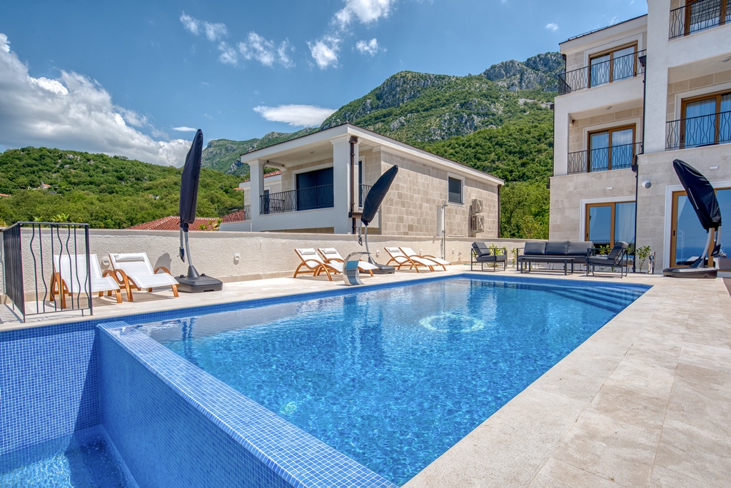 Image of Villa - 5 Bedrooms - 5 Bathrooms for Sale in Budva-Blizikuce-Montenegro, Image 5