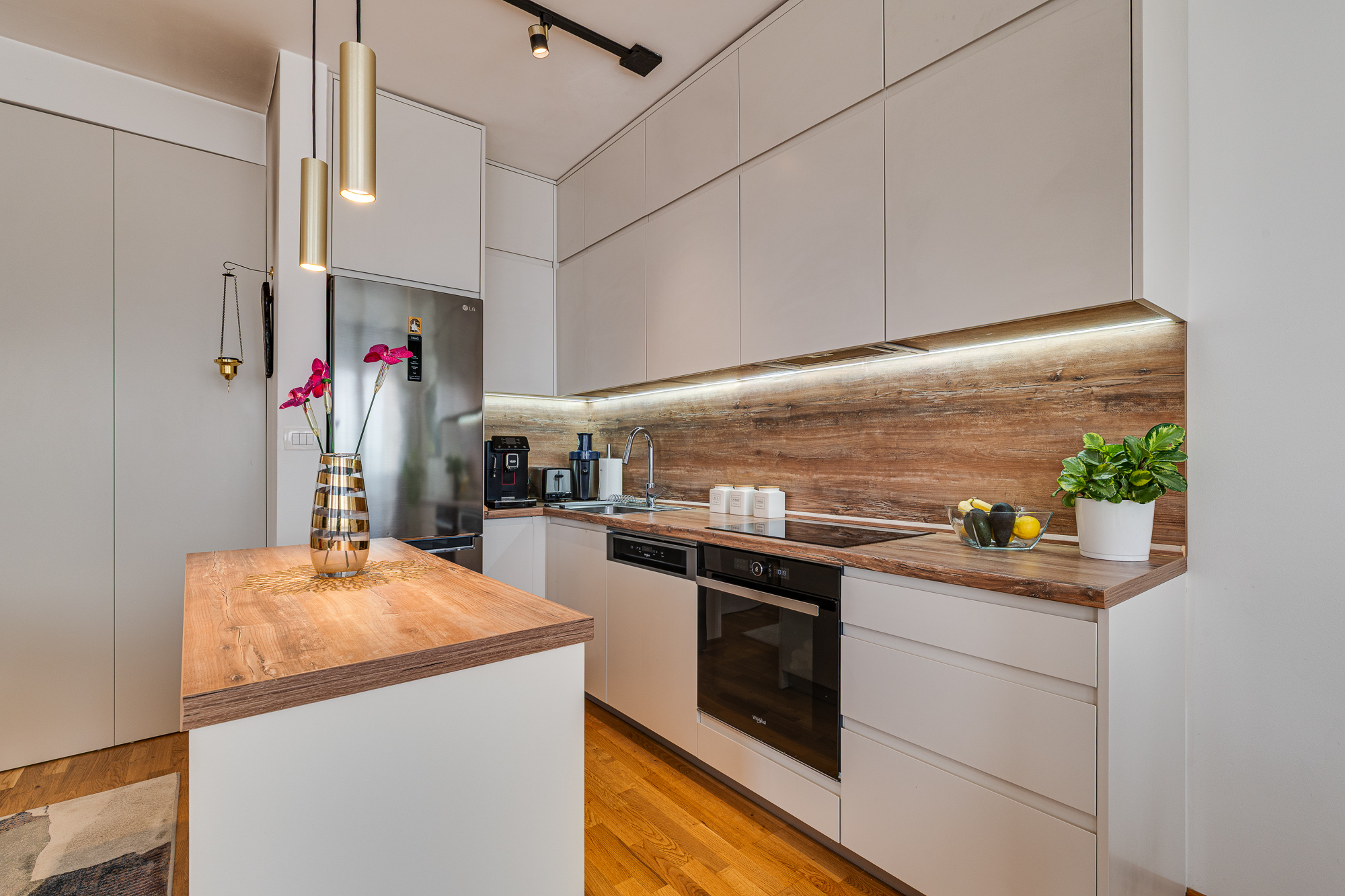 Image of Apartment - 2 Bedrooms for Sale in Tivat-Tivat-Montenegro, Image 2