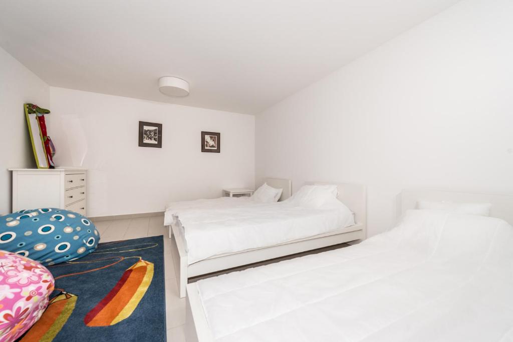 Image of Townhouse - 3 Bedrooms - 4 Bathrooms for Sale in Herceg-Novi-Sutorina-Montenegro, Image 8
