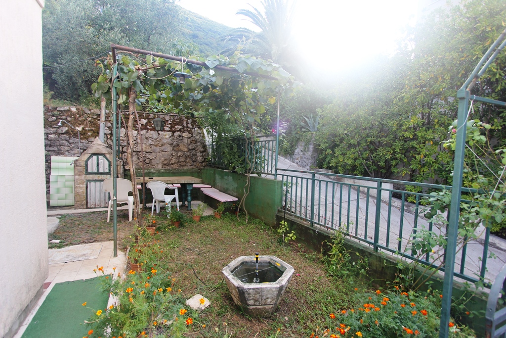 Image of House - 5 Bedrooms - 3 Bathrooms for Sale in Kotor-Kotor-Montenegro, Image 3