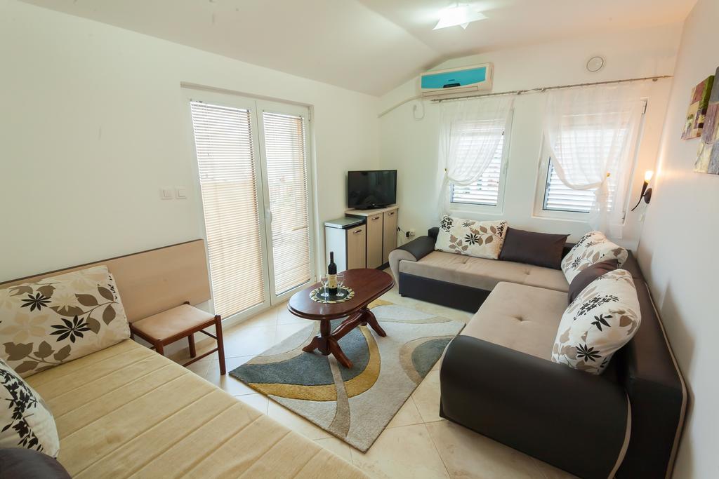 Image of House - 6 Bedrooms for Sale in Kotor-Kotor-Montenegro, Image 7