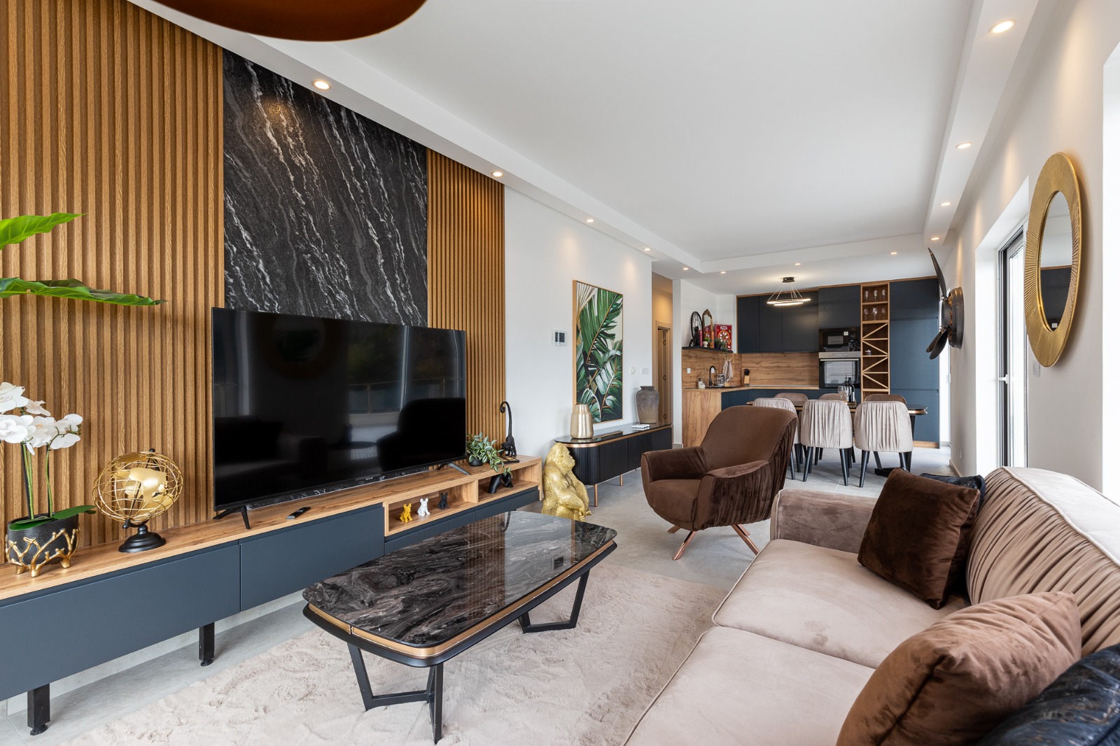 For sale: a spacious and luxuriously furnished three-bedroom apartment in the Sunny Side complex.  Becici Budva