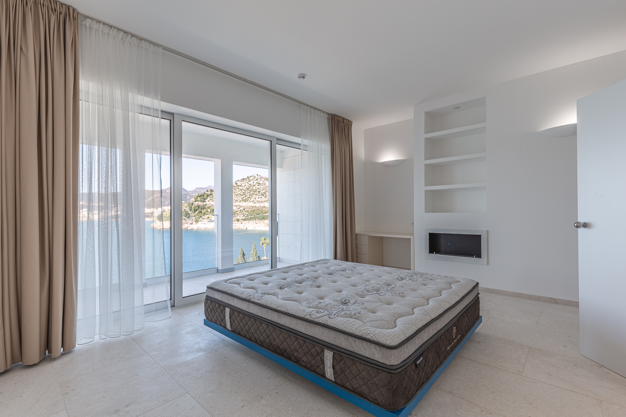 Image of Villa - 4 Bedrooms for Sale in Budva-Kamenovo-Montenegro, Image 20
