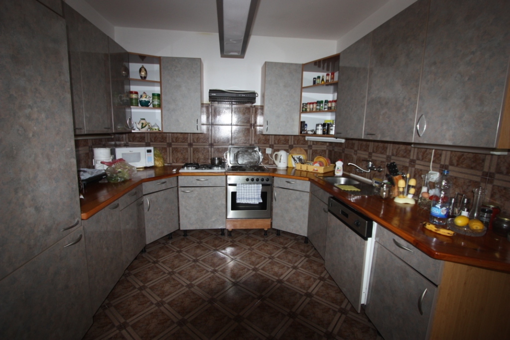 Image of House - 4 Bedrooms - 6 Bathrooms for Sale in Herceg-Novi-Herceg Novi-Montenegro, Image 16