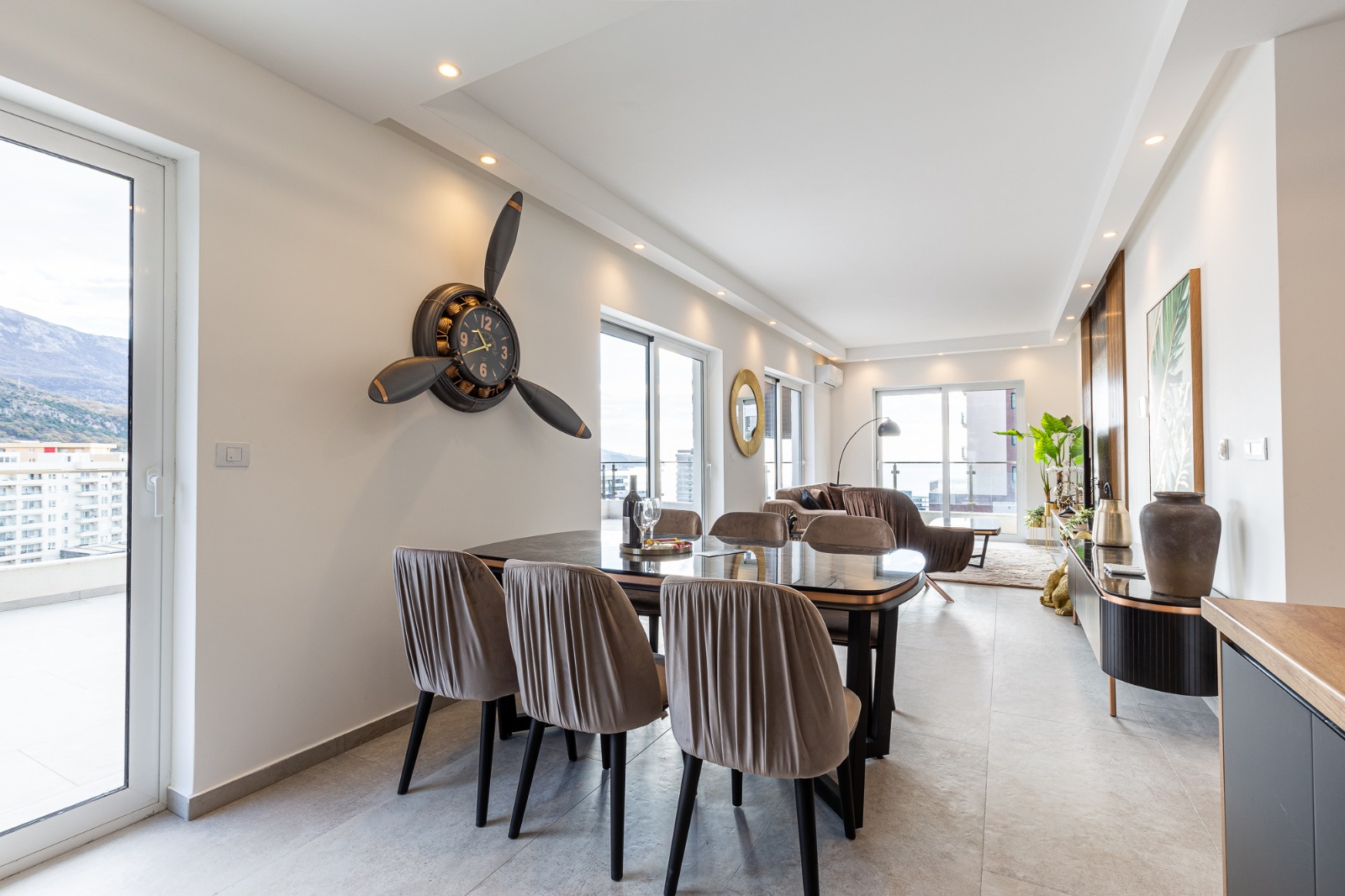 For sale: a spacious and luxuriously furnished three-bedroom apartment in the Sunny Side complex.  Becici Budva