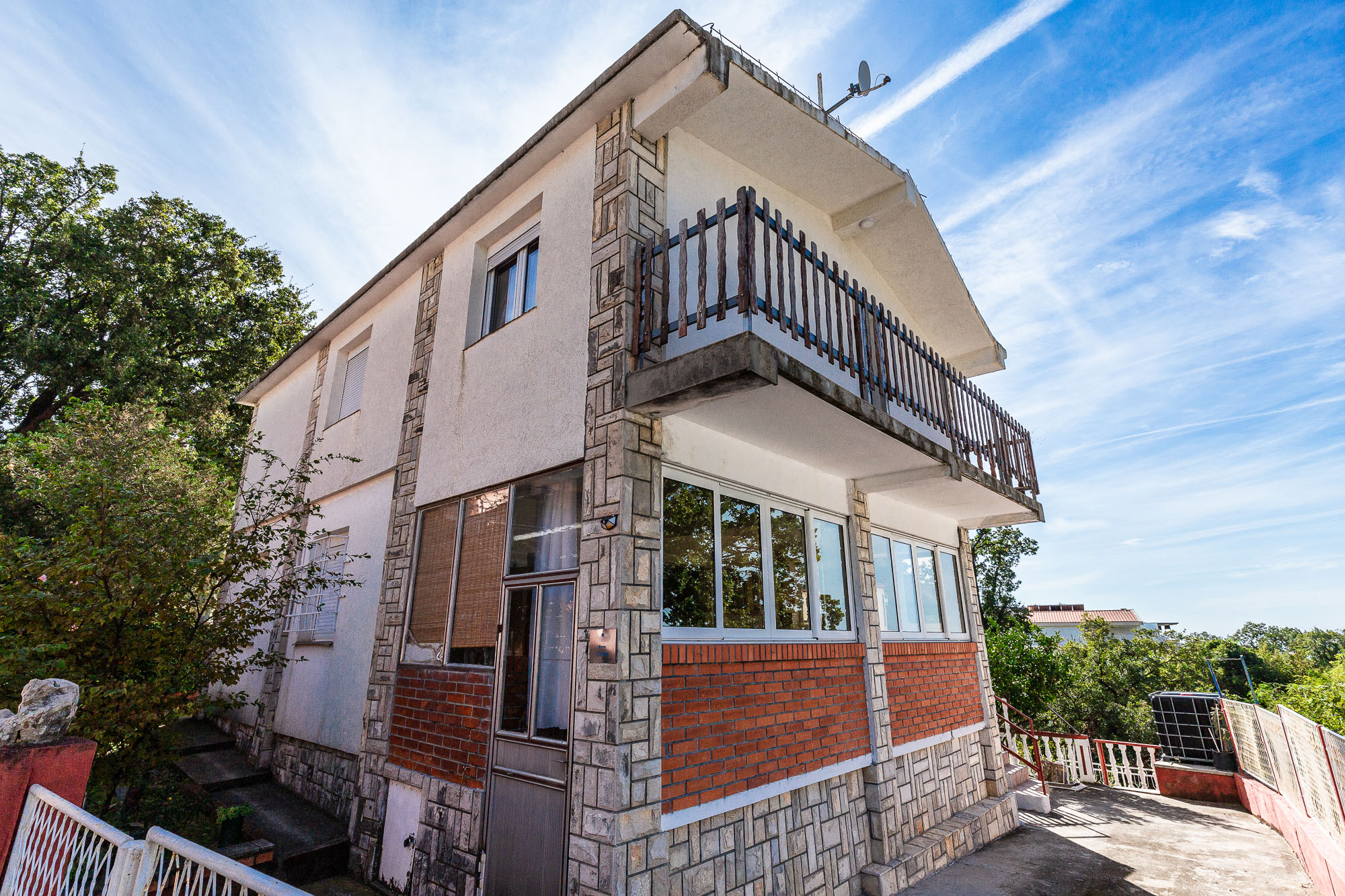 Image of House - 8 Bedrooms - 2 Bathrooms for Sale in Bar-Sutomore-Montenegro, Image 5