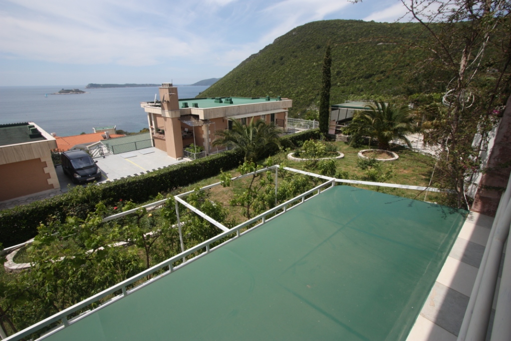 Image of House - 4 Bedrooms - 6 Bathrooms for Sale in Herceg-Novi-Herceg Novi-Montenegro, Image 36