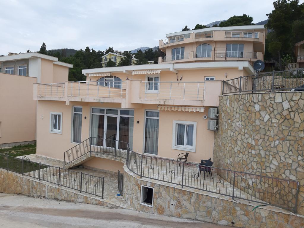 Image of House - 4 Bedrooms - 5 Bathrooms for Sale in Bar-Susanj-Montenegro, Image 9