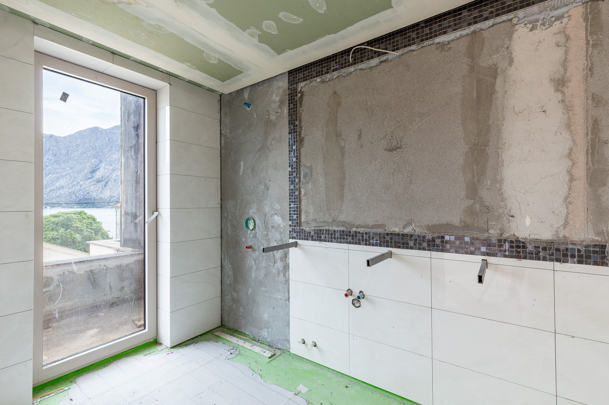 Image of House - 6 Bedrooms for Sale in Kotor-Prcanj-Montenegro, Image 23