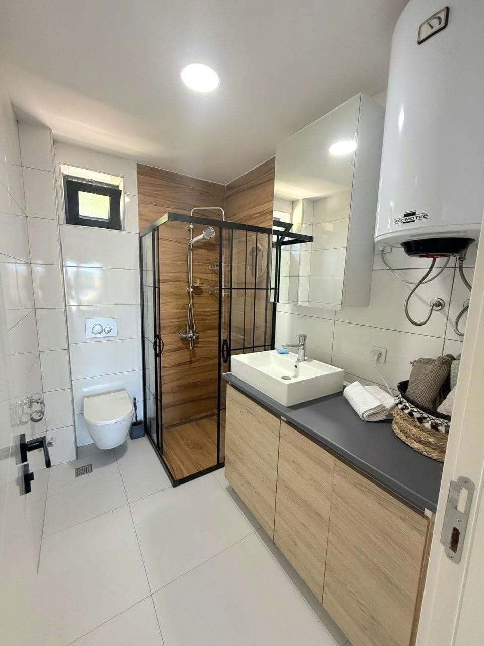 Image of Apartment - 3 Bedrooms - 2 Bathrooms for Sale in Tivat-Tivat-Montenegro, Image 8