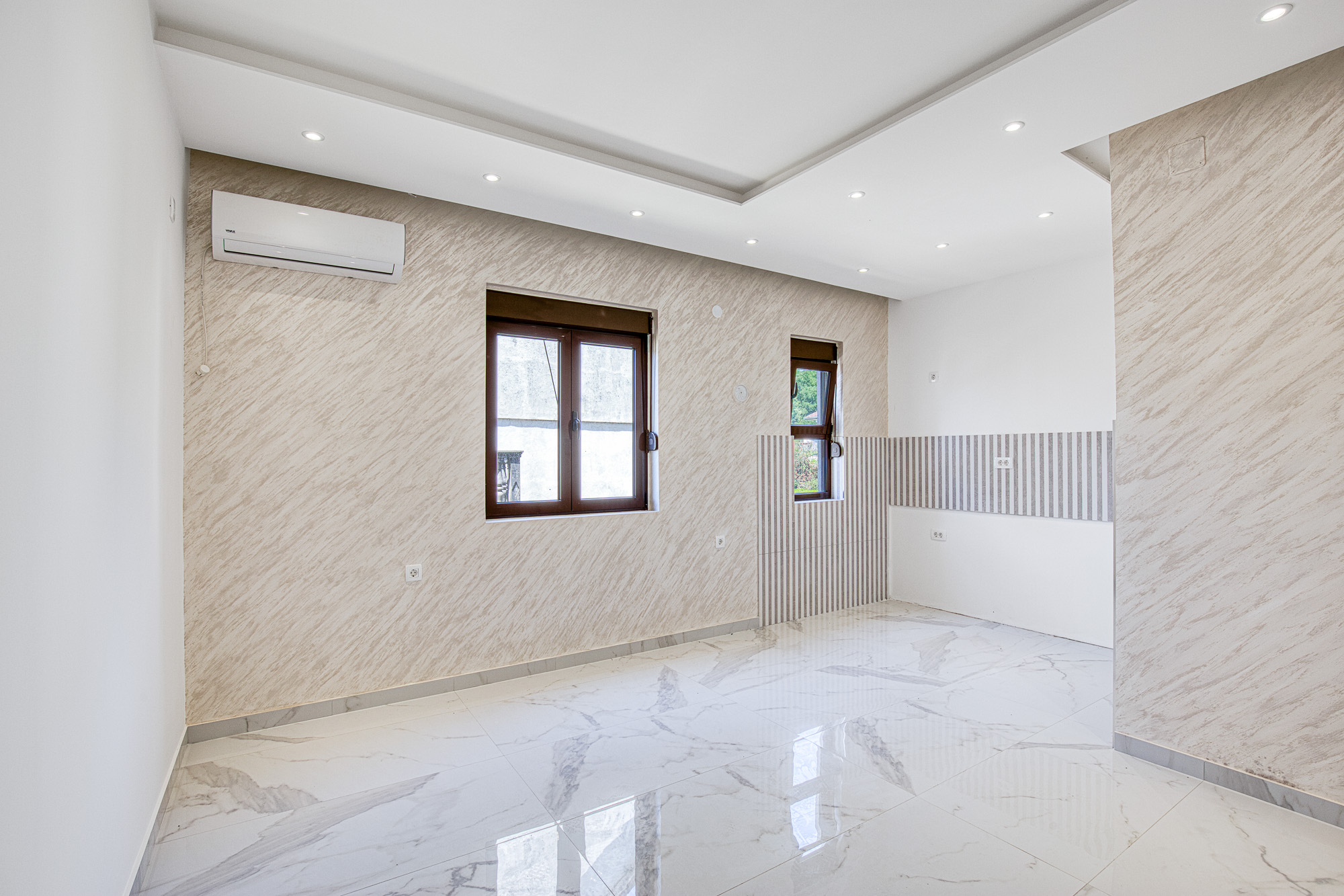 Image of Apartment - 2 Bedrooms - 1 Bathrooms for Sale in Tivat-Tivat-Montenegro, Image 6