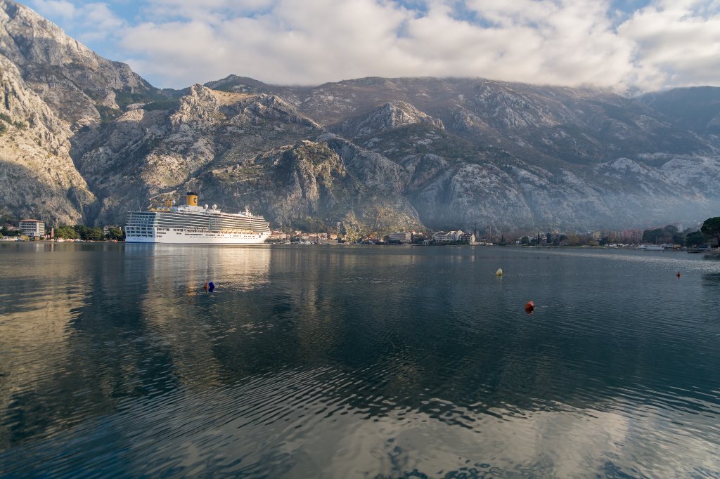 Image of House - 6 Bedrooms - 6 Bathrooms for Sale in Kotor-Prcanj-Montenegro, Image 25