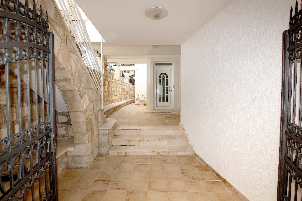 Image of Villa - 13 Bedrooms - 12 Bathrooms for Sale in Budva-Sveti Stefan-Montenegro, Image 5