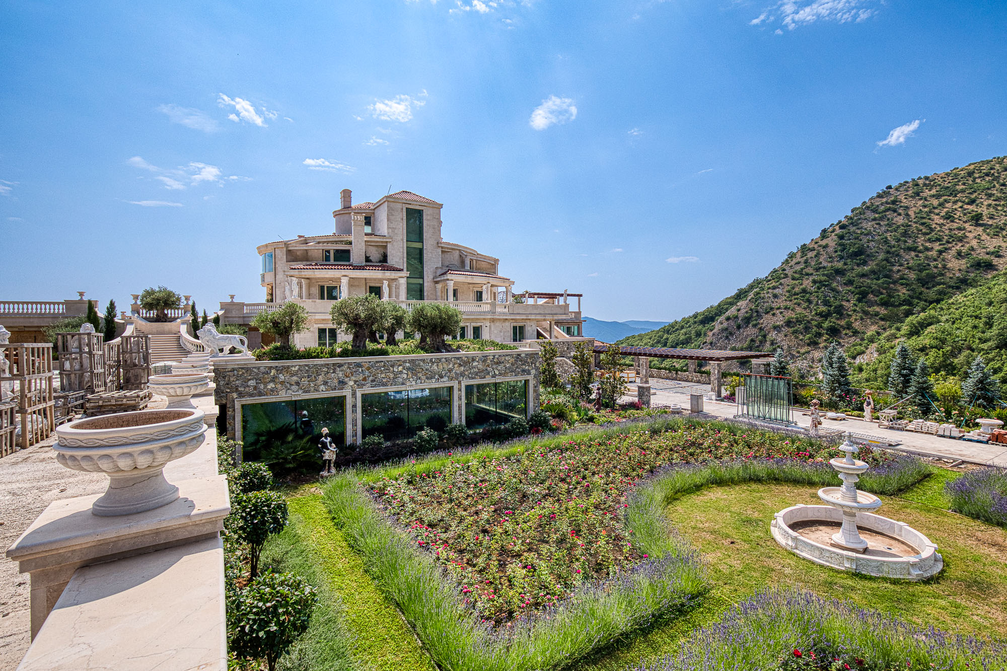 Image of Villa - 11 Bedrooms - 16 Bathrooms for Sale in Montenegro-Sveti Stefan-Montenegro, Image 19