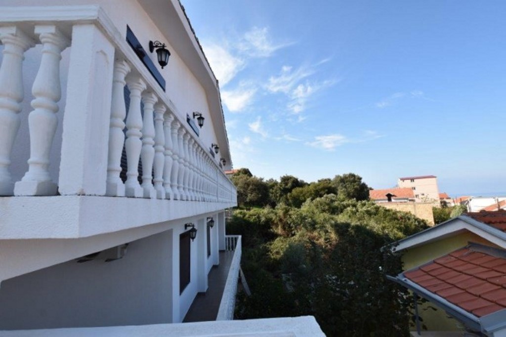 Haus 7 Schlafzimmer  Bar, Montenegro