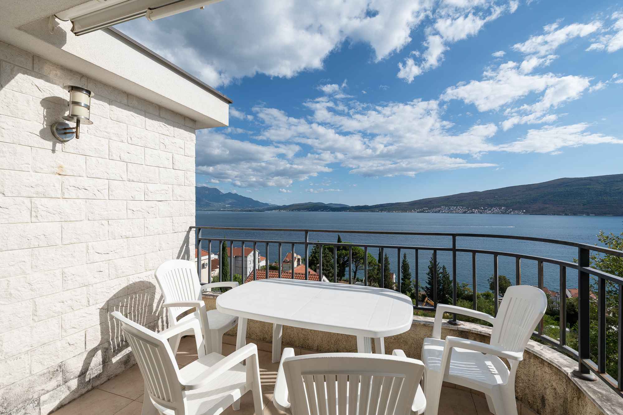 Image of Apartment - 2 Bedrooms - 1 Bathrooms for Sale in Herceg-Novi-Baosici-Montenegro, Image 1