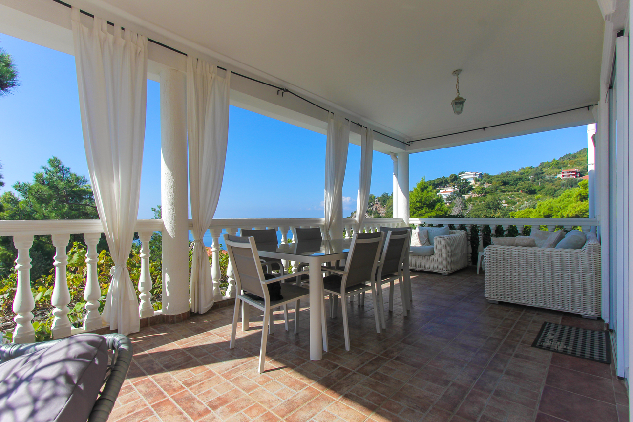 Image of House - 4 Bedrooms - 5 Bathrooms for Sale in Bar-Zeleni Pojas-Montenegro, Image 5