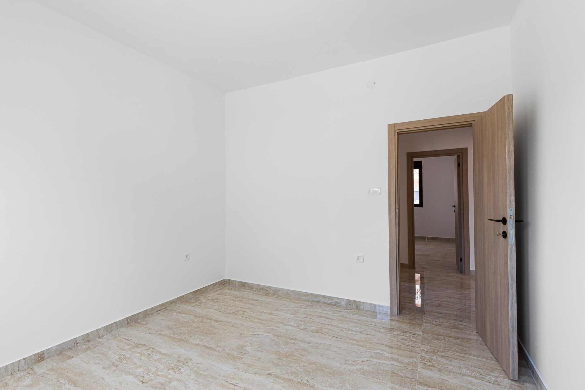 Image of Apartment - 3 Bedrooms - 1 Bathrooms for Sale in Tivat-Tivat-Montenegro, Image 12