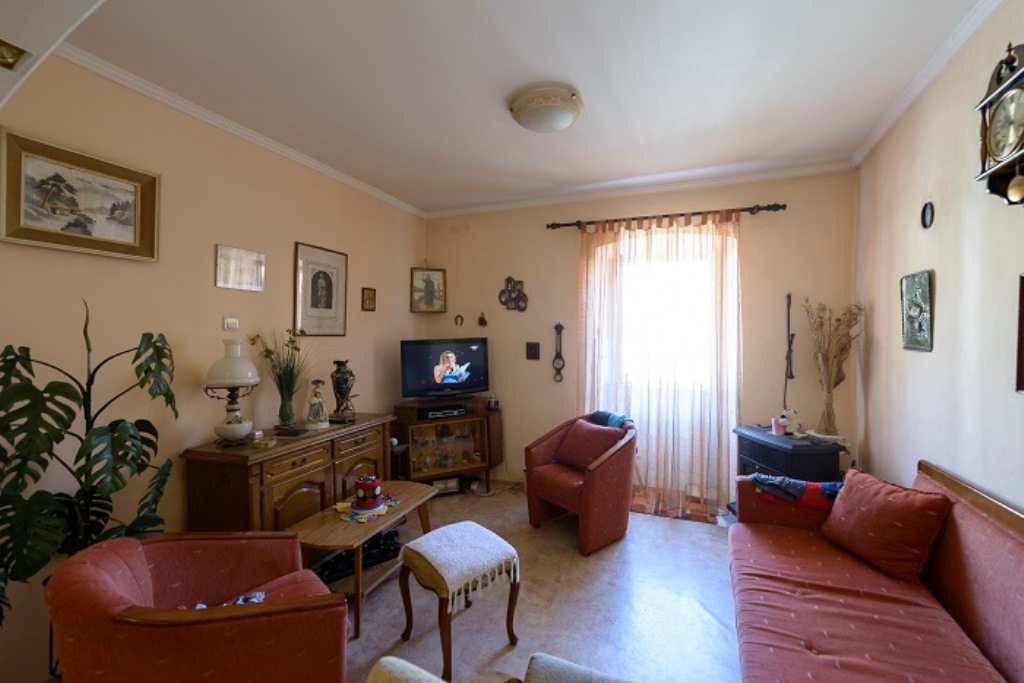 Image of House - 6 Bedrooms - 4 Bathrooms for Sale in Kotor-Kotor-Montenegro, Image 3