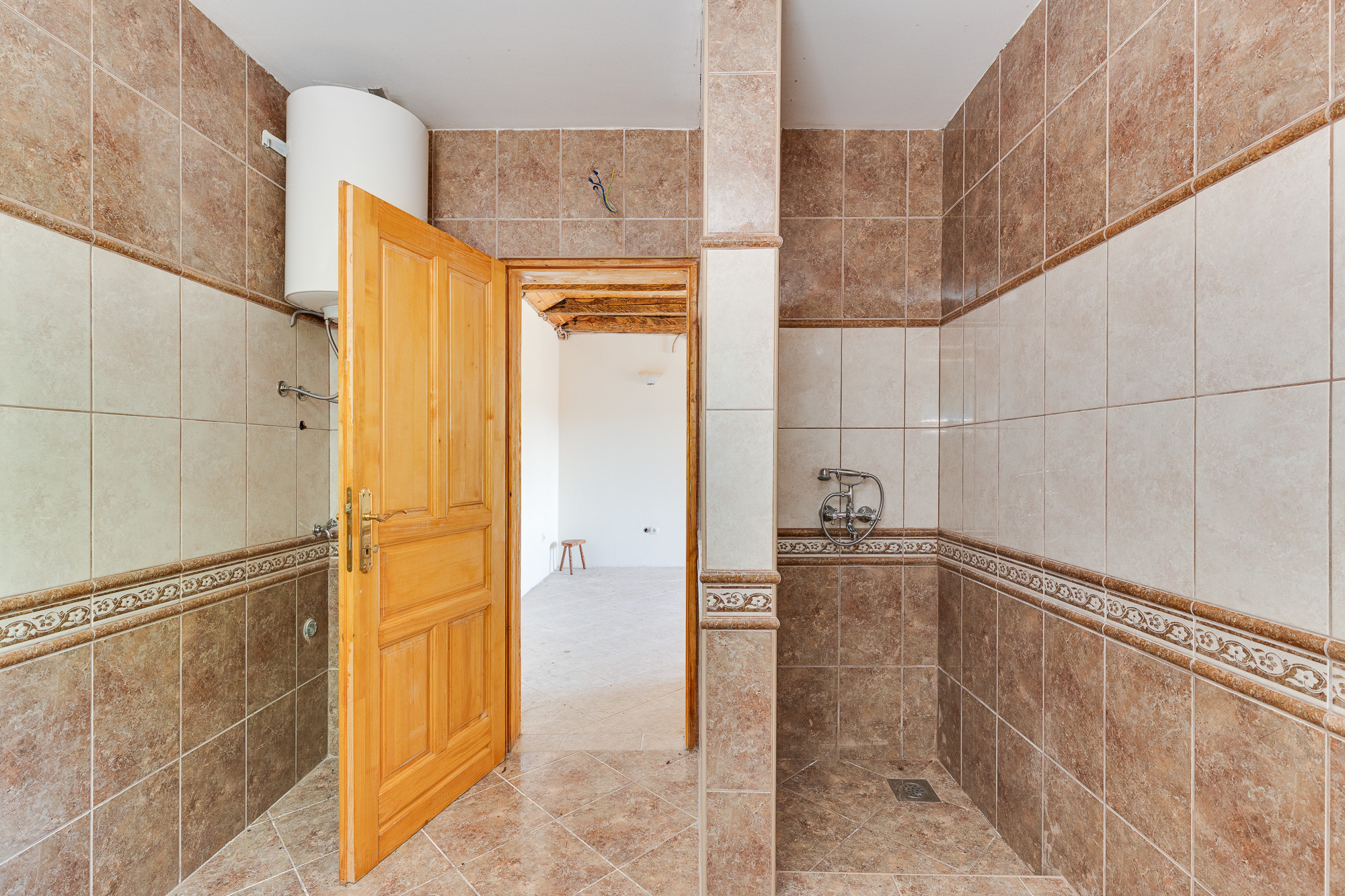  Image of House - 2 Bedrooms - 1 Bathrooms for Residential For Sale in Montenegro-Montenegro, Image 10