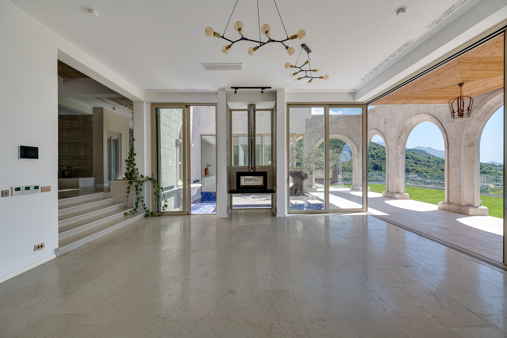 Image of Villa - 7 Bedrooms - 7 Bathrooms for Sale in Tivat-Tivat-Montenegro, Image 4