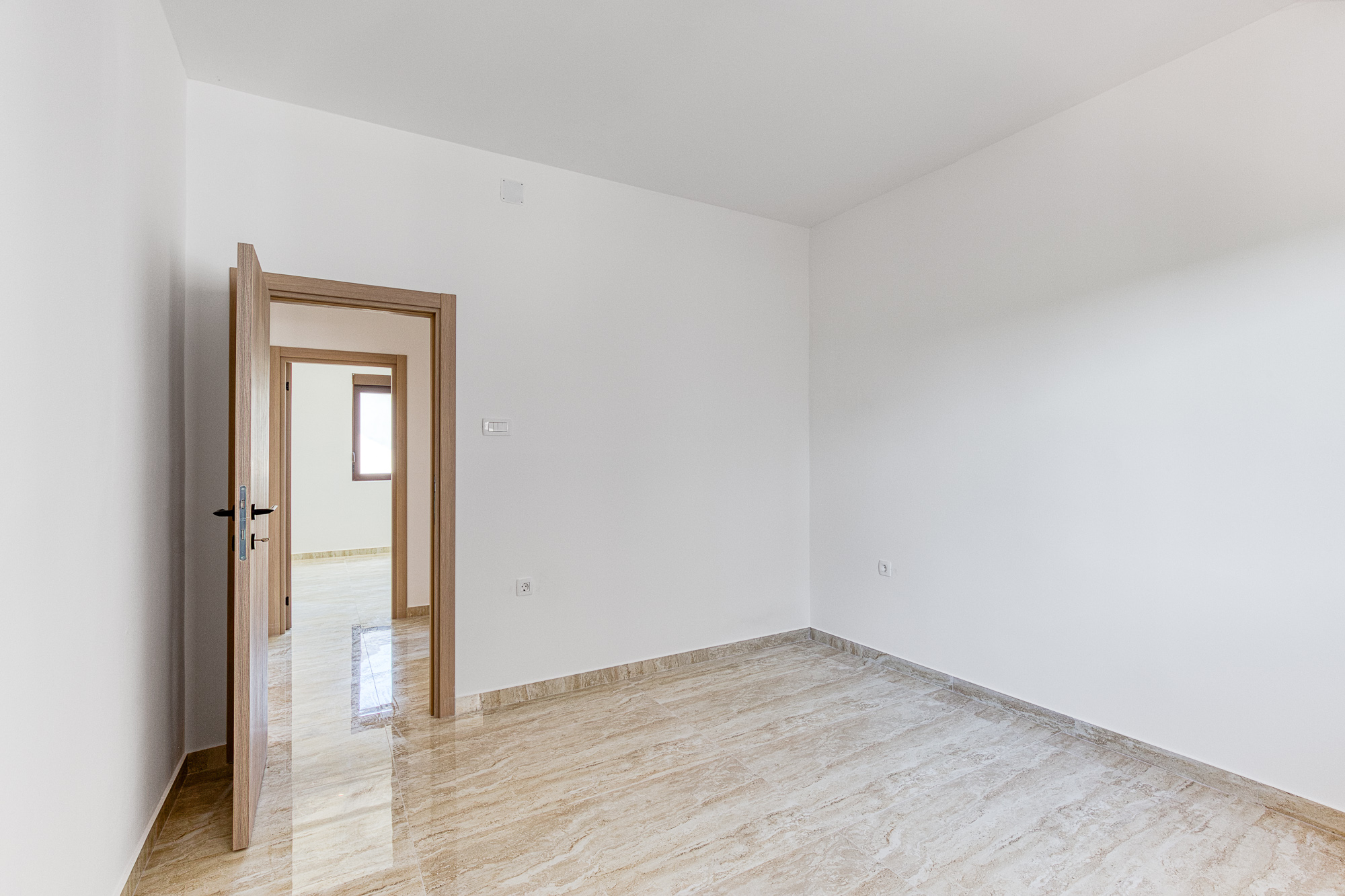 Image of Apartment - 3 Bedrooms - 1 Bathrooms for Sale in Tivat-Tivat-Montenegro, Image 16
