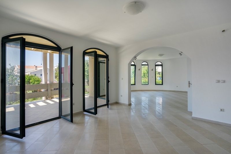 Image of Villa - 4 Bedrooms - 4 Bathrooms for Sale in Bar-Utjeha-Montenegro, Image 1