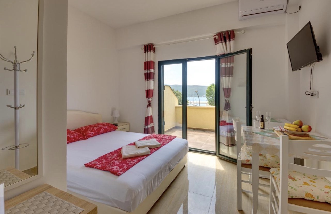 Image of House - 8 Bedrooms - 8 Bathrooms for Sale in Herceg-Novi-Meljine-Montenegro, Image 1