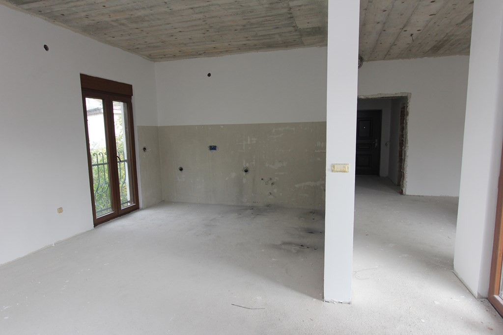 Image of House - 6 Bedrooms - 8 Bathrooms for Sale in Budva-Budva-Montenegro, Image 11