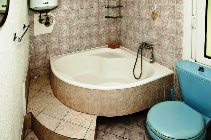 Image of House - 8 Bedrooms - 4 Bathrooms for Sale in Bar-Sutomore-Montenegro, Image 7