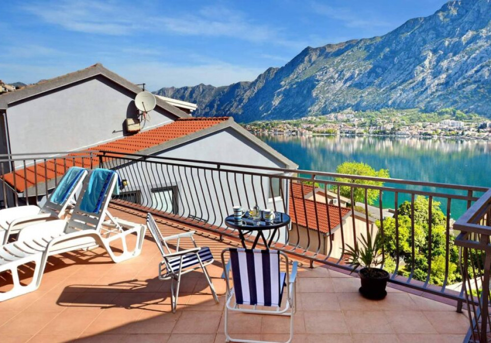 Image of Villa - 6 Bedrooms - 5 Bathrooms for Sale in Kotor-Muo-Montenegro, Image 1