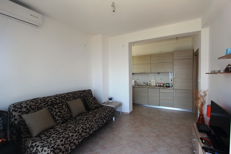 Image of House - 5 Bedrooms - 2 Bathrooms for Sale in Herceg-Novi-Herceg Novi-Montenegro, Image 2