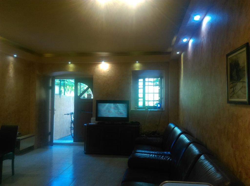 Image of House - 5 Bedrooms - 2 Bathrooms for Sale in Kotor-Kotor-Montenegro, Image 11